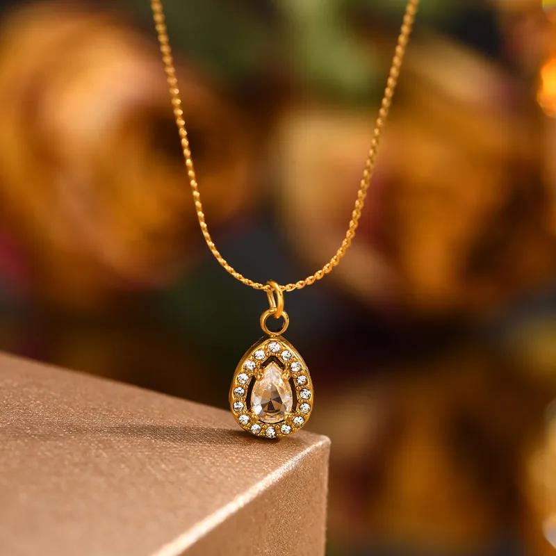 Elegant Alloy Pendant Necklace