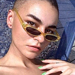 Avant-Garde Elegance Eyewear for the Confident Trendsetter